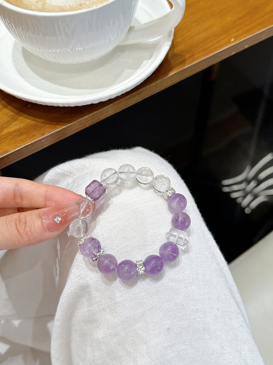 Zi Xia Ling her wrist/DIY crystal bracelet