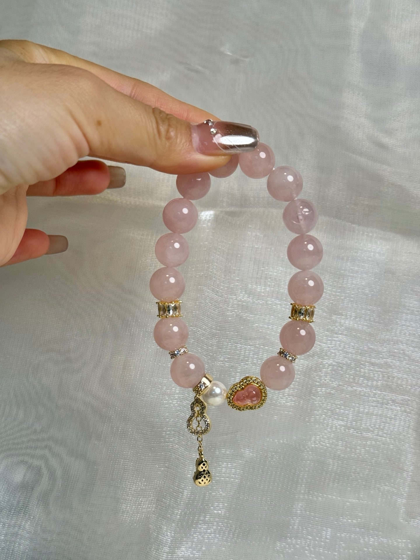 Natural pink crystal gourd-shaped bracelet 10mm cream pink/crystal bracelet