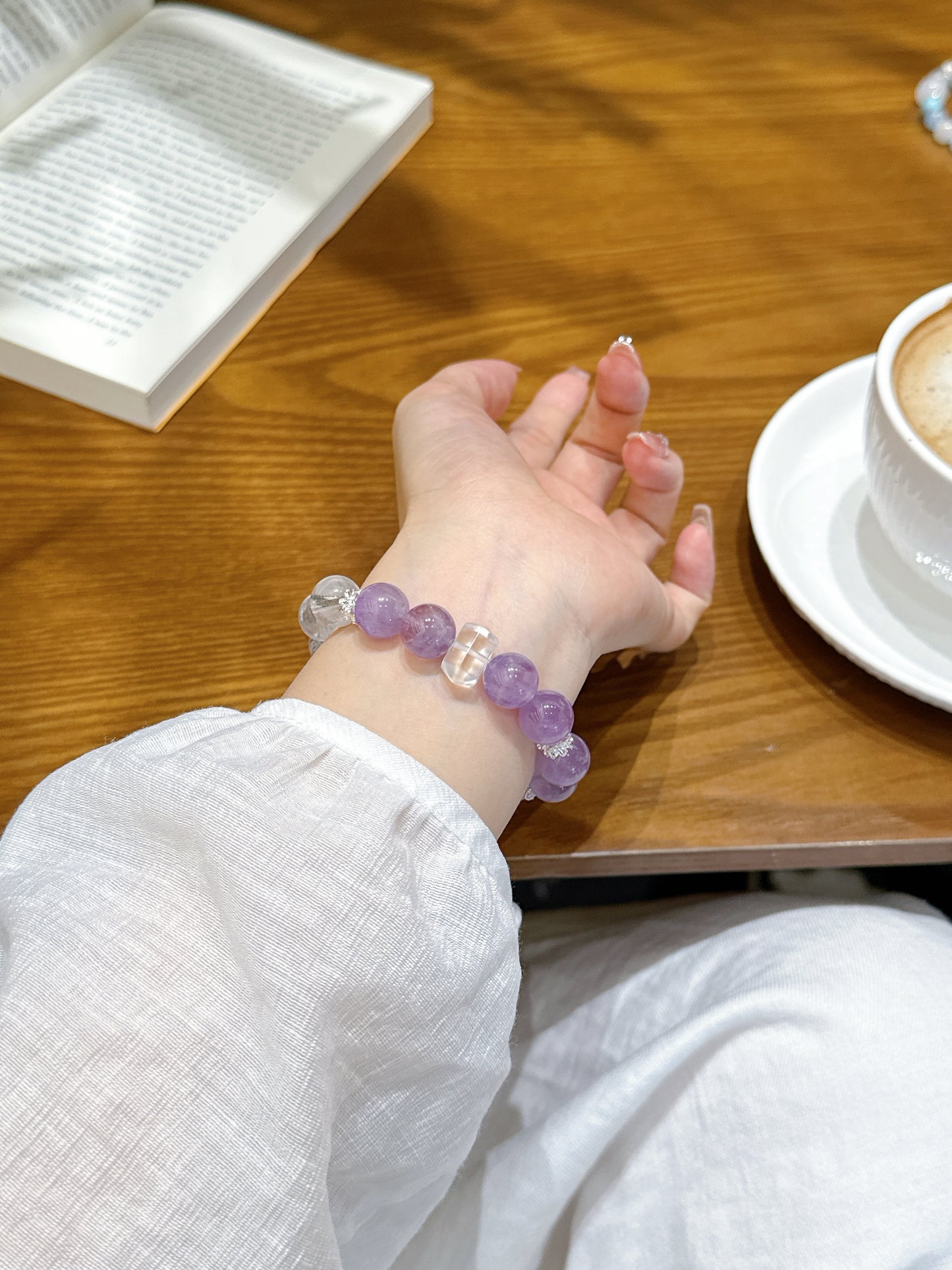 Zi Xia Ling her wrist/DIY crystal bracelet