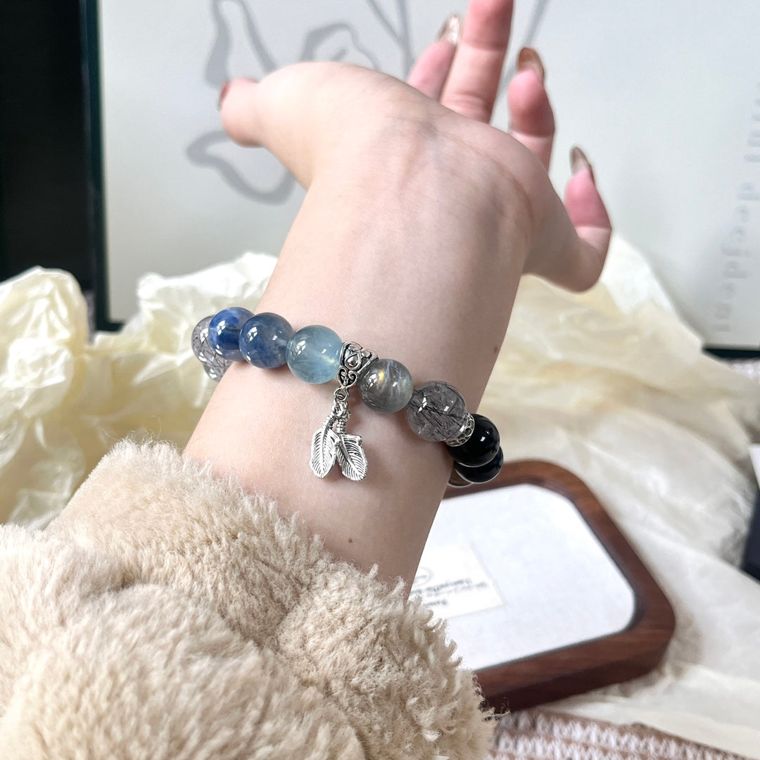 Tea crystals follow the shape